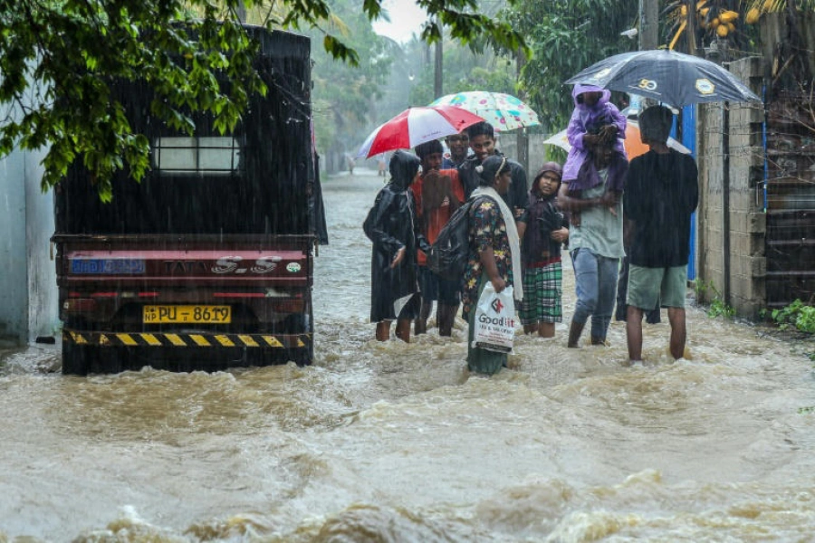 Sri Lanka deploys troops as weather toll...